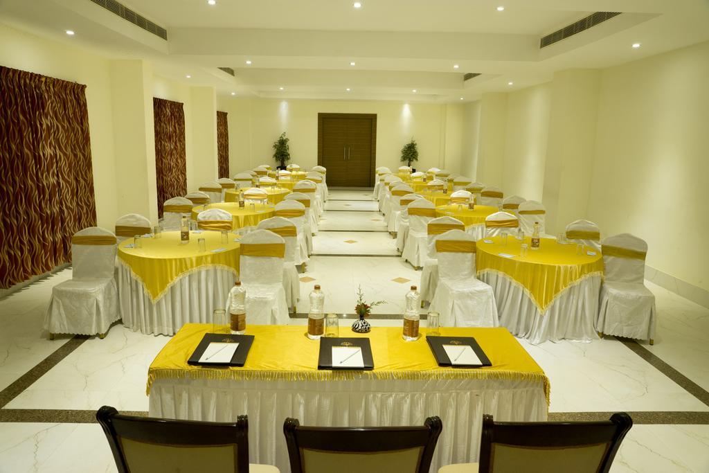 Poppys Hotel Madurai Eksteriør bilde